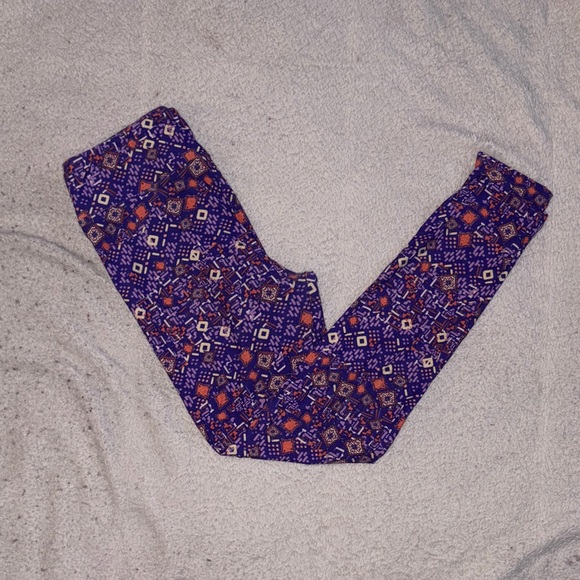 LuLaRoe Pants - LuLaRoe Woman's Leggings with Geometric Pattern